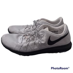 Nike Men's Fury 2 Size 10.5 Running Shoe's